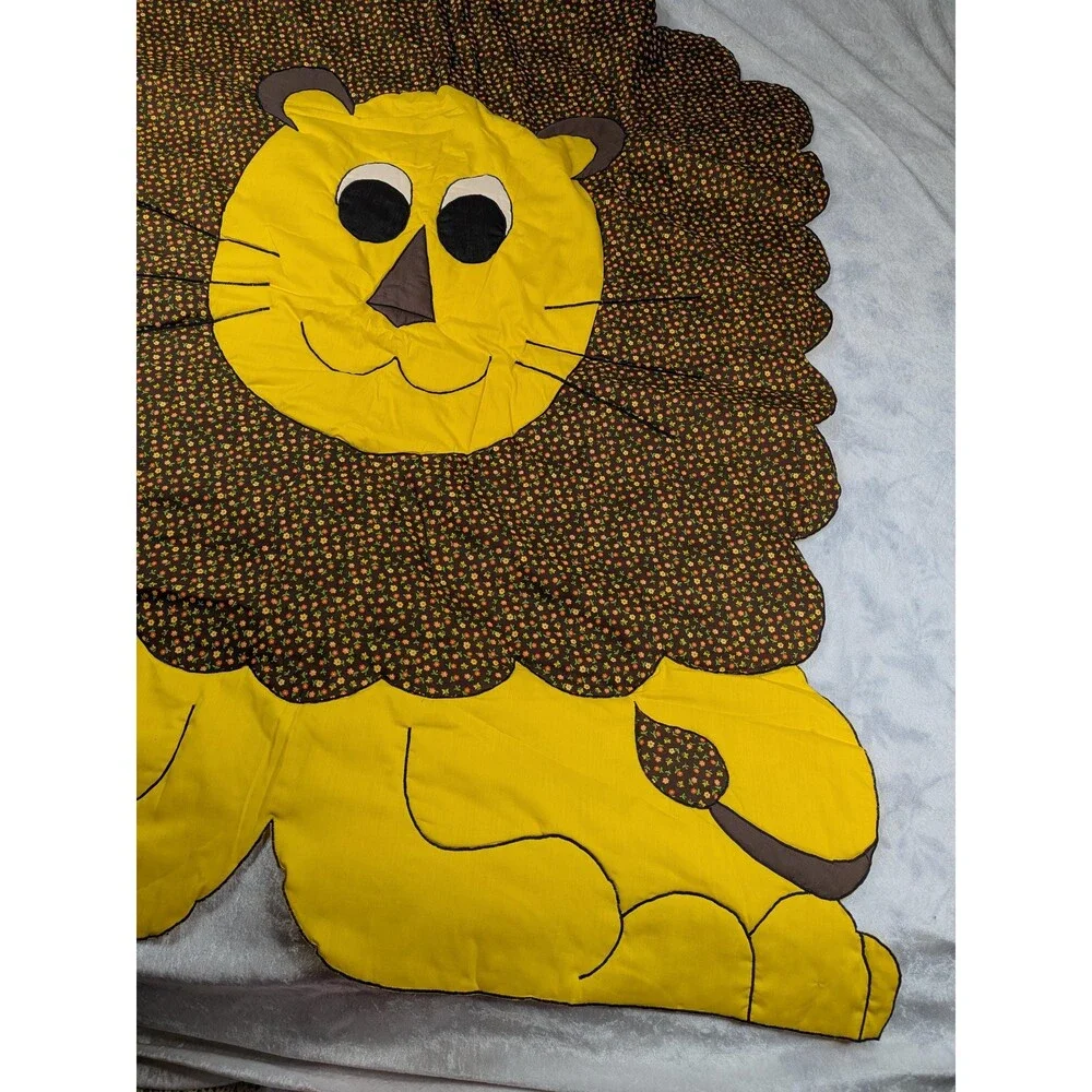 Vintage Lion Baby Blanket Quilt lHandmade Throw Animal Nursery 70s Wall Hanging